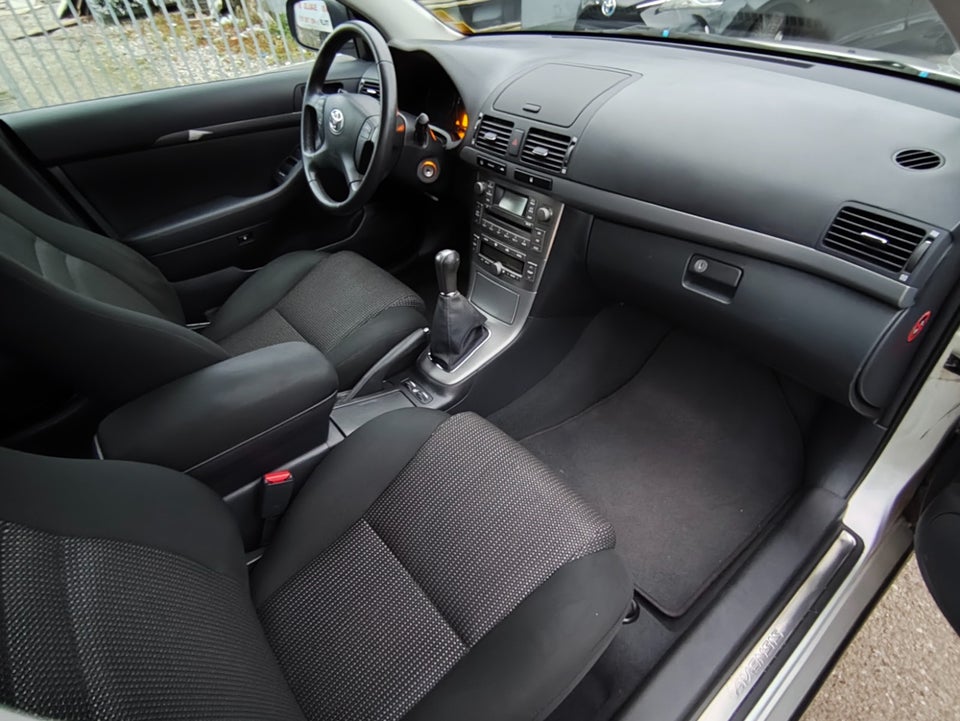 Toyota Avensis 1,8 VVT-i Sol stc. 5d