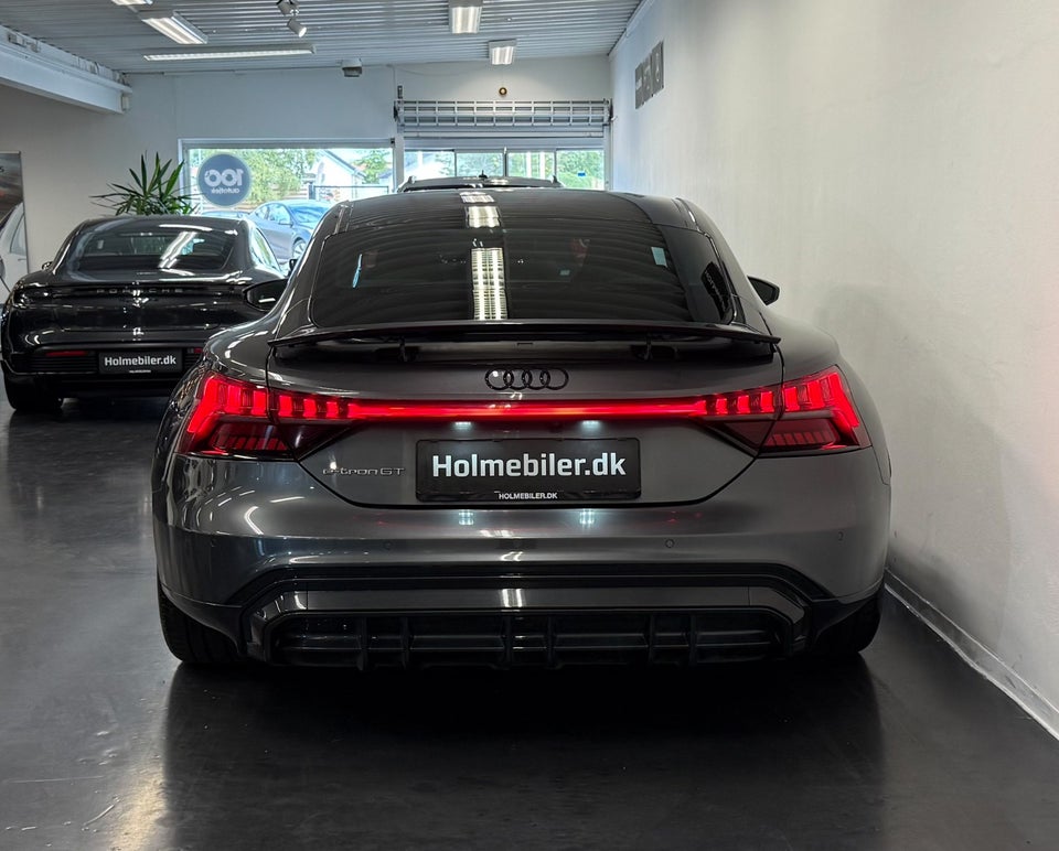 Audi e-tron GT quattro 4d