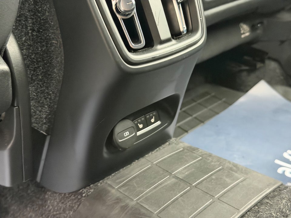 Volvo XC40 P6 ReCharge Plus 5d