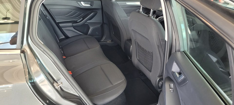 Ford Focus 1,0 EcoBoost Titanium Business stc. 5d