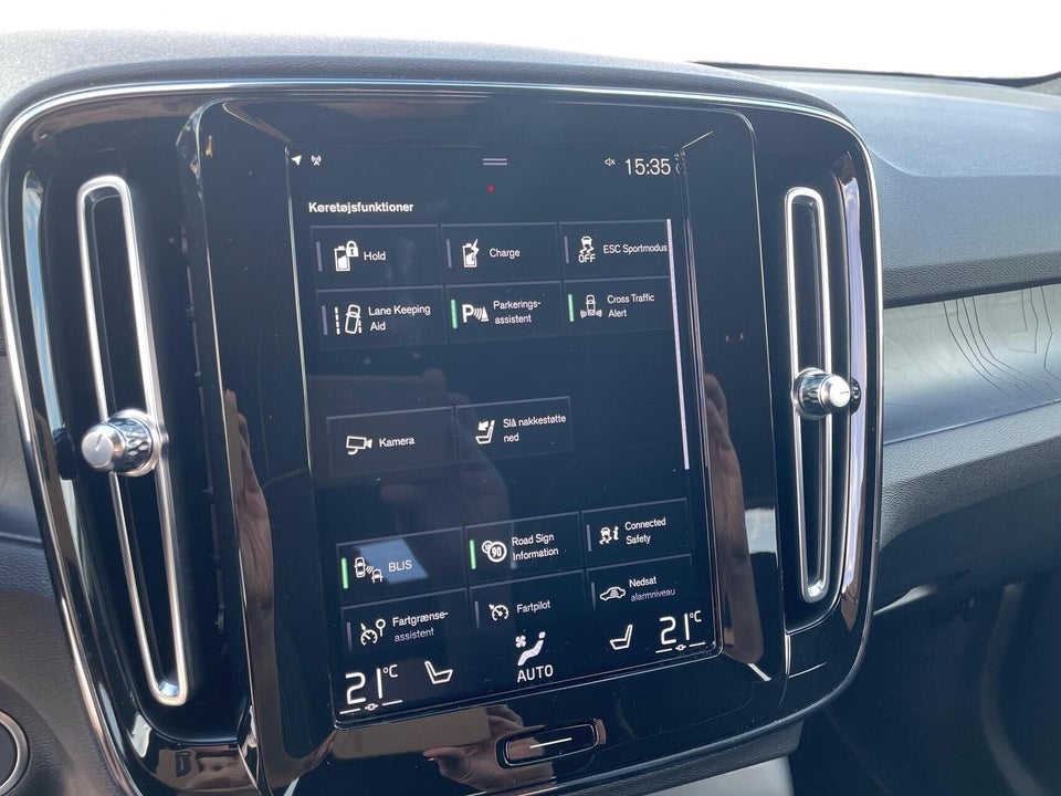 Volvo XC40 1,5 T5 ReCharge Plus Dark aut. 5d