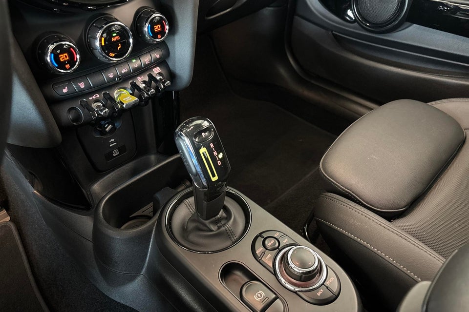 MINI Cooper SE Classic Trim 3d