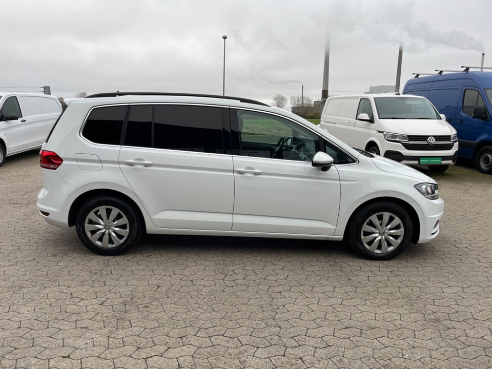 VW Touran 2,0 TDi 115 Highline DSG Van 5d