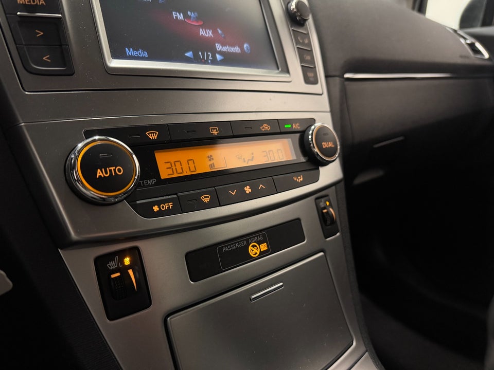 Toyota Avensis 1,6 VVT-i T2 Premium 4d