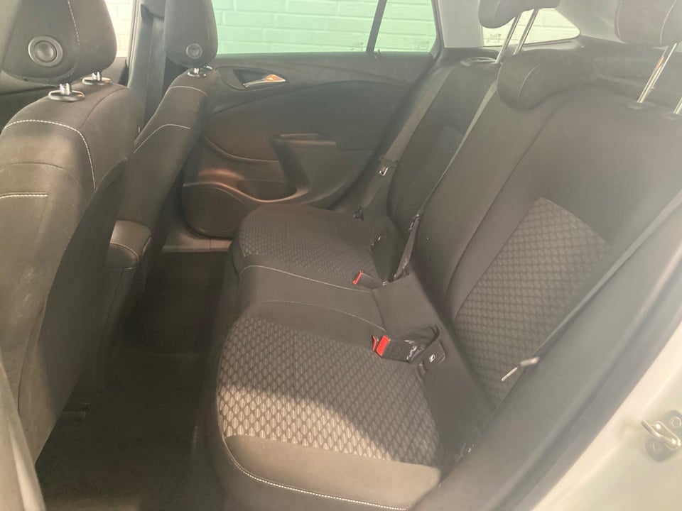 Opel Astra 1,6 CDTi 110 Enjoy Sports Tourer 5d