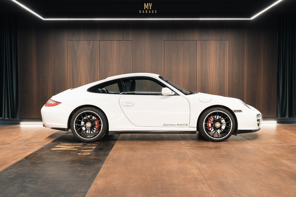 Porsche 911 Carrera 4 GTS 3,8 Coupé 2d