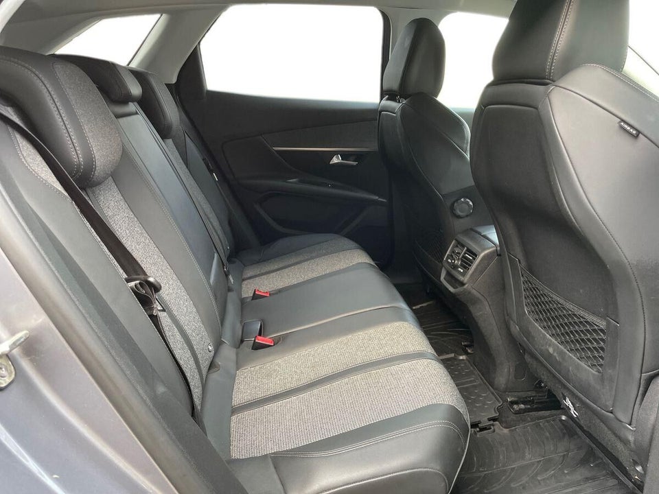 Peugeot 3008 1,2 PureTech 130 Allure EAT8 5d