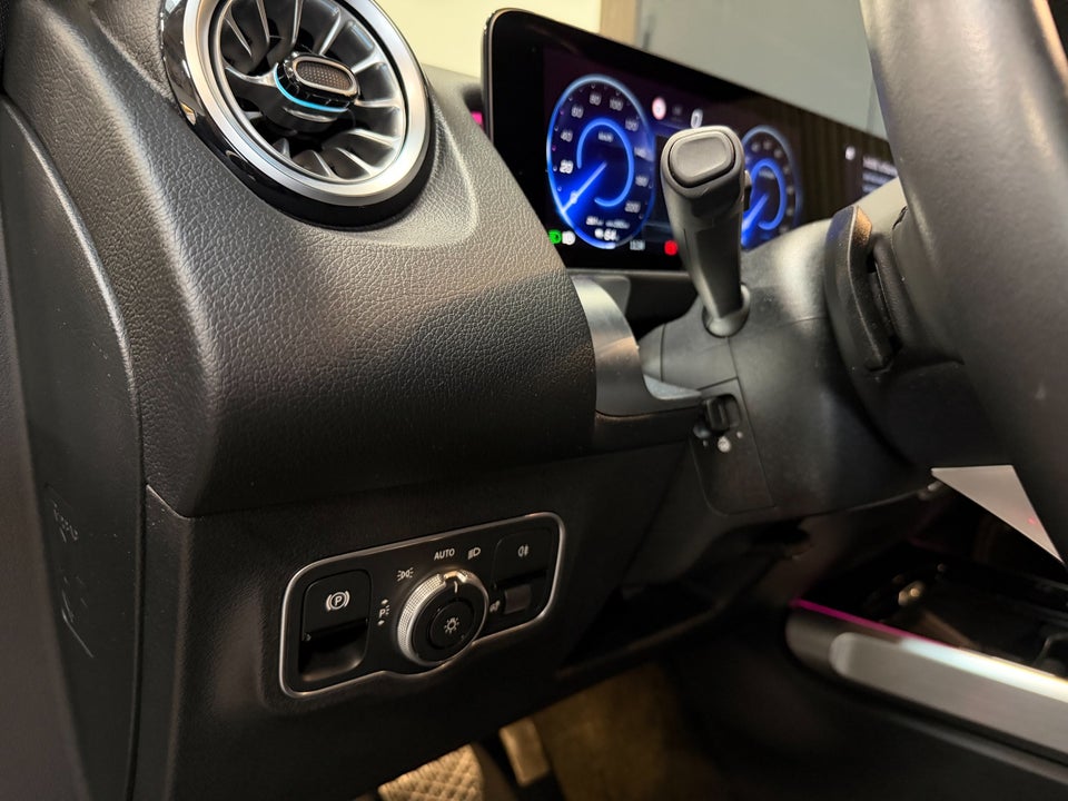 Mercedes EQB300 Progressive Advance 4Matic 5d