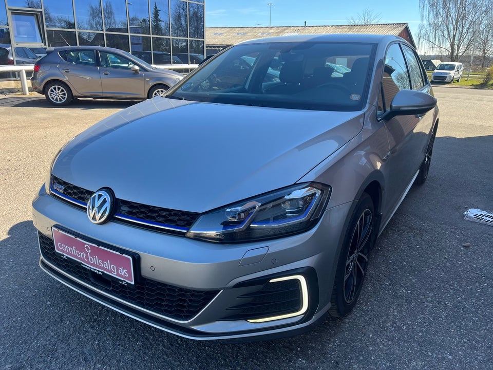 VW Golf VII 1,4 GTE DSG 5d