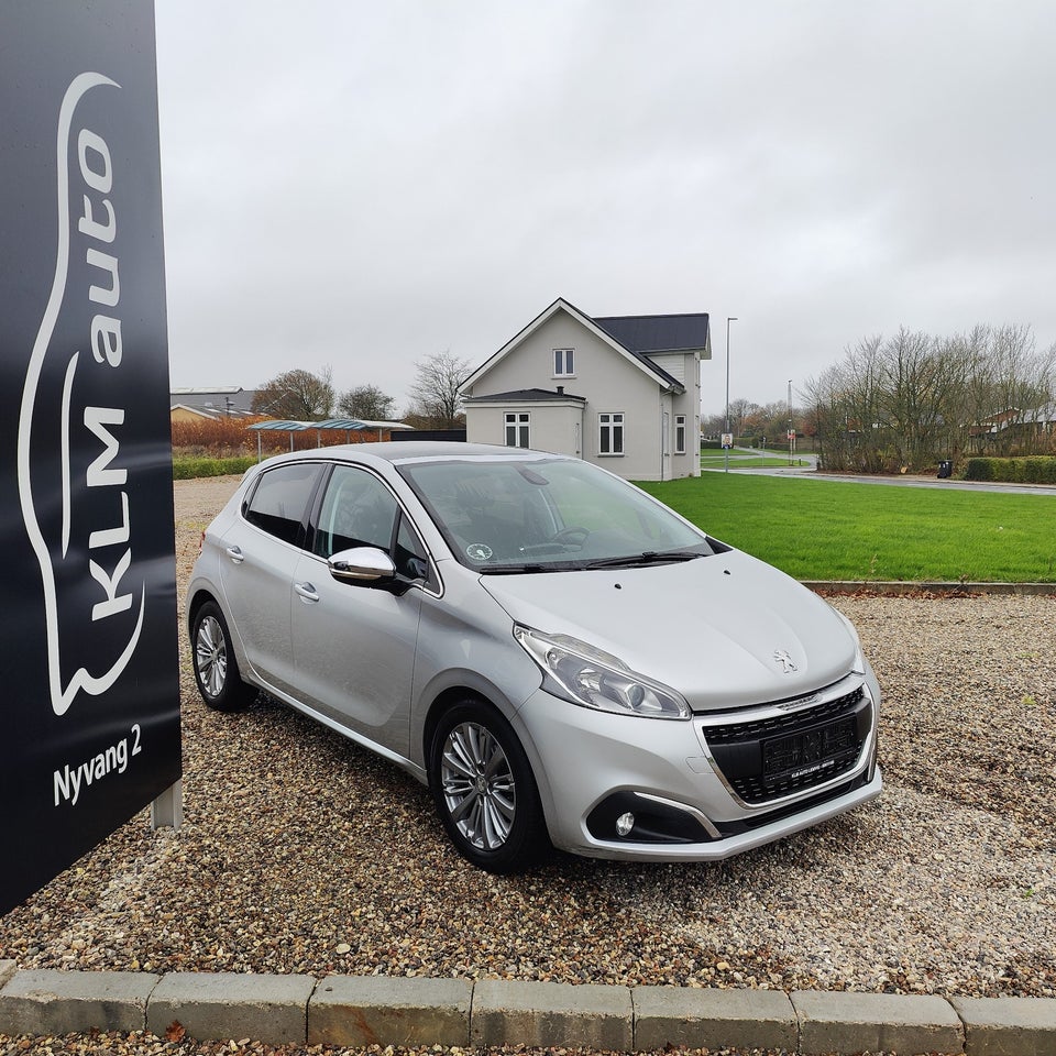 Peugeot 208 1,6 BlueHDi 100 Allure Sky 5d