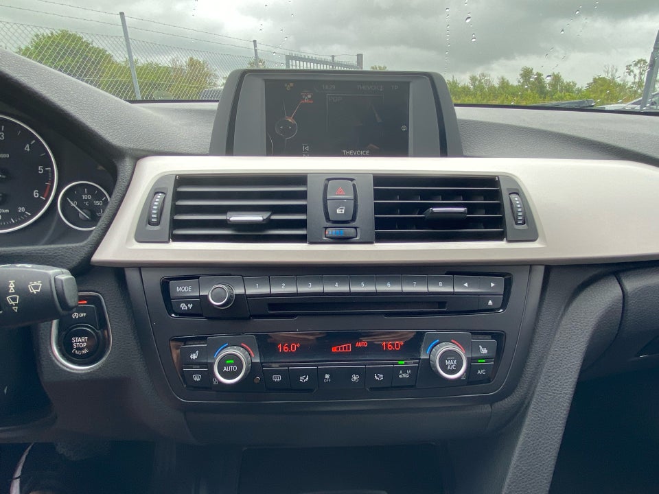 BMW 330d 3,0 Touring aut. 5d