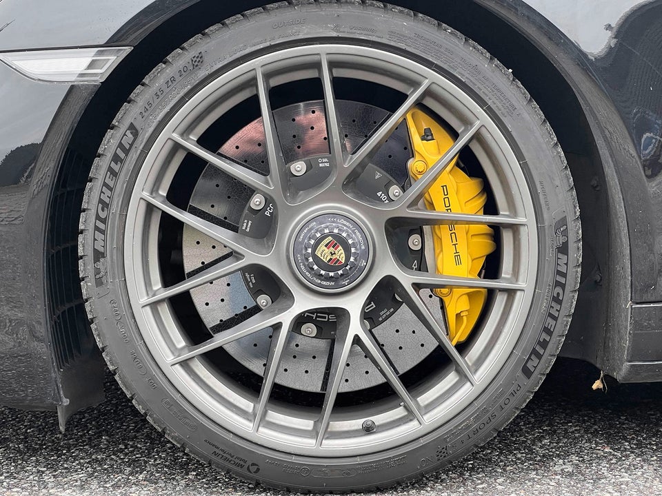 Porsche 911 Carrera 4 GTS 3,0 Coupé PDK 2d