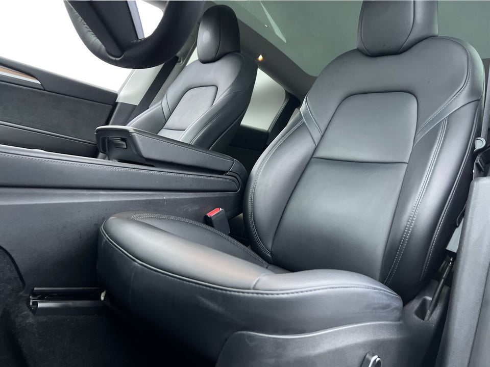 Tesla Model Y Long Range AWD 5d