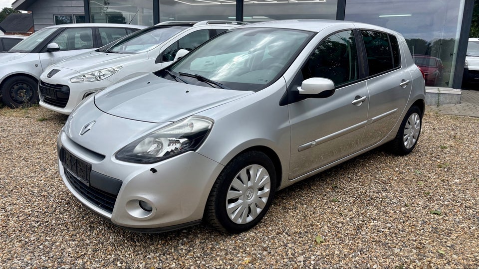Renault Clio III 1,2 16V TCe Authentique 5d
