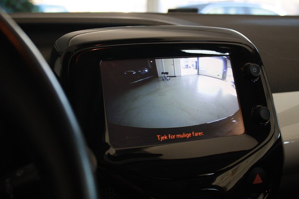 Toyota Aygo 1,0 VVT-i x-wave Sky 5d