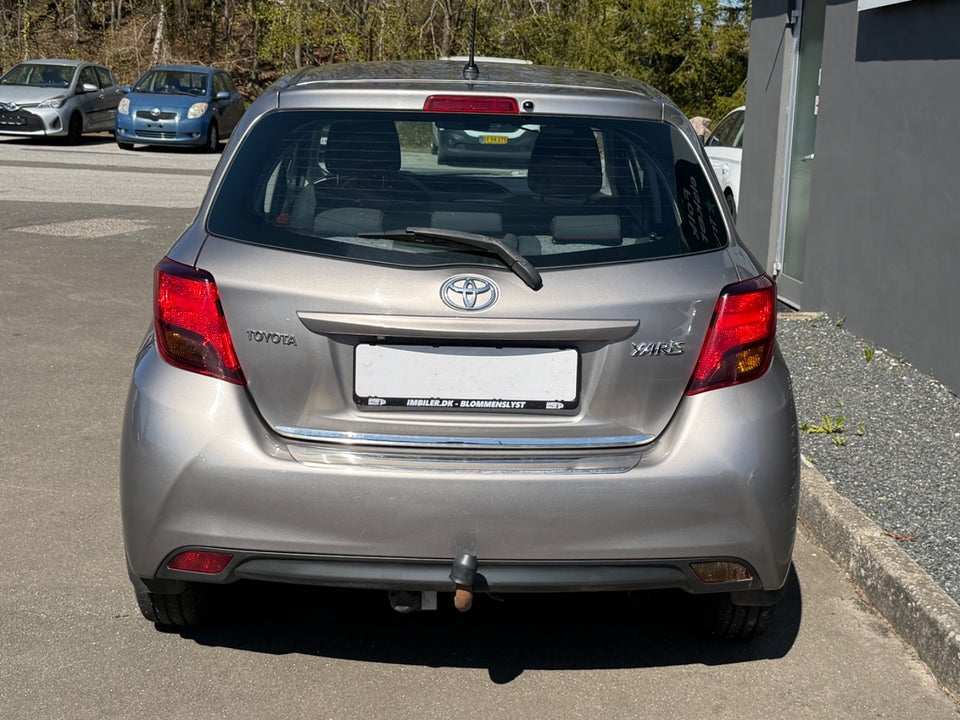 Toyota Yaris 1,3 VVT-i Lounge Edition 5d