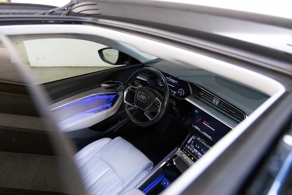 Audi Q8 e-tron 55 Advanced quattro 5d