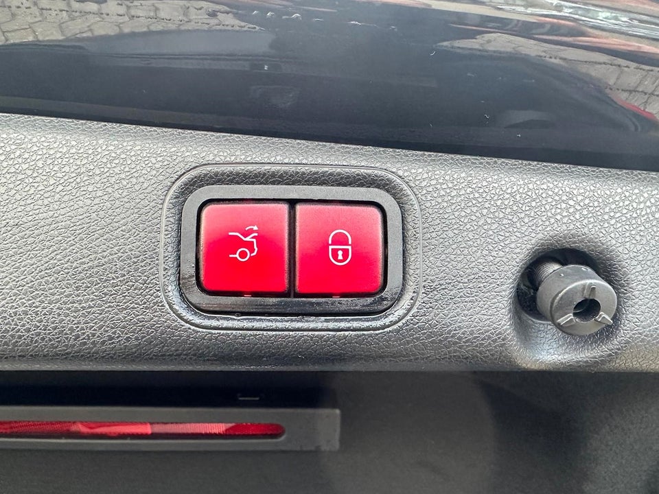 Mercedes E220 d 2,0 AMG Line aut. 4d