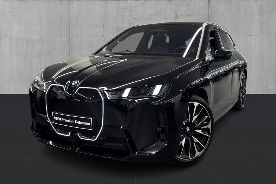 BMW iX xDrive60 Fully Charged 5d
