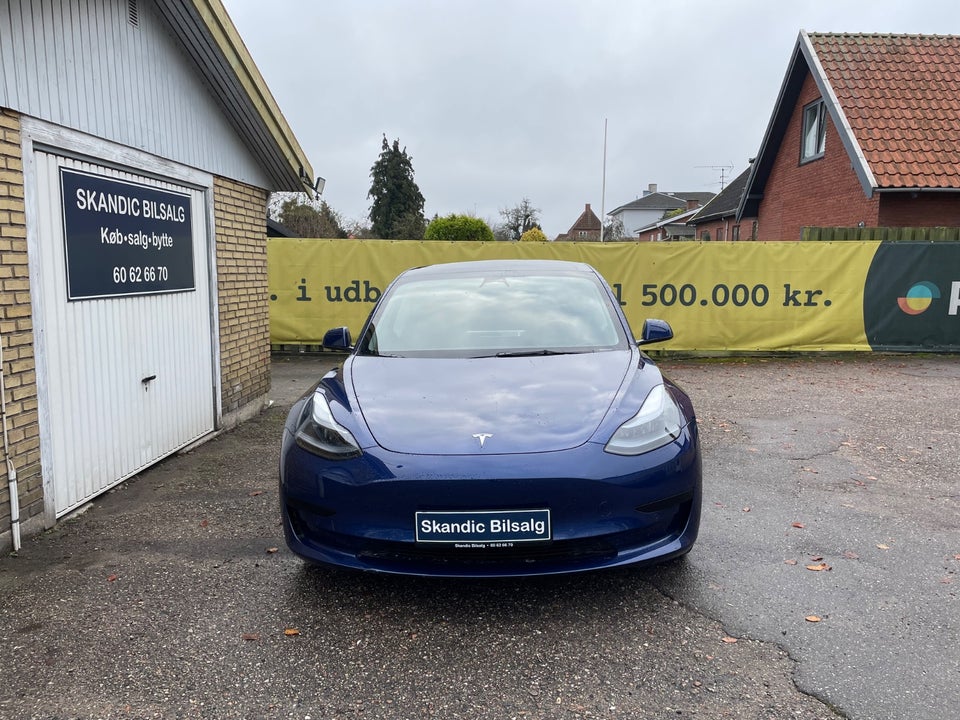 Tesla Model 3 Standard Range+ RWD 4d