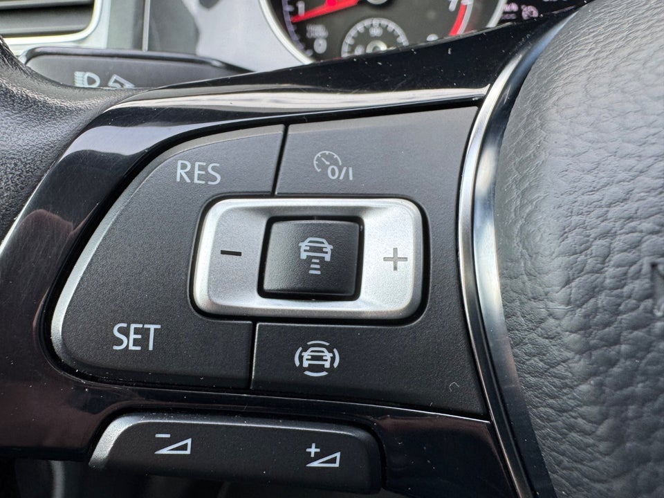 VW Golf VII 1,5 TSi 130 Comfortline Variant 5d