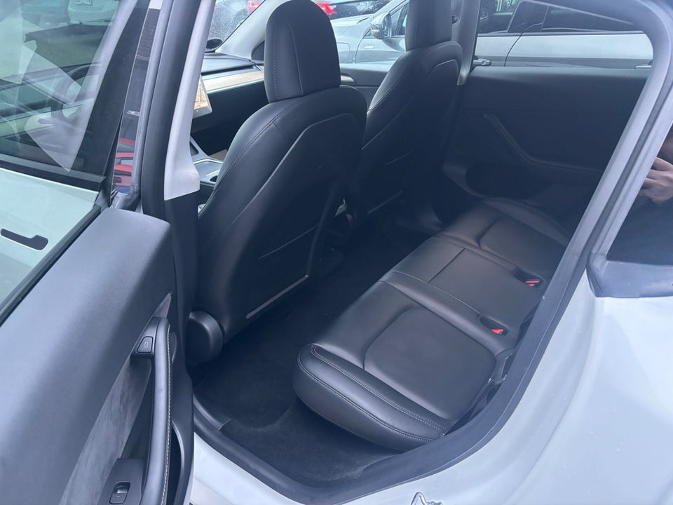 Tesla Model Y Long Range AWD 5d