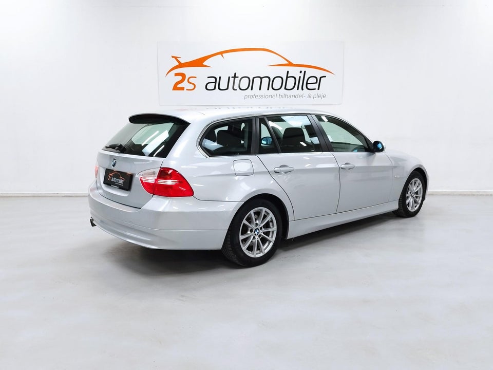 BMW 325i 2,5 Touring aut. 5d