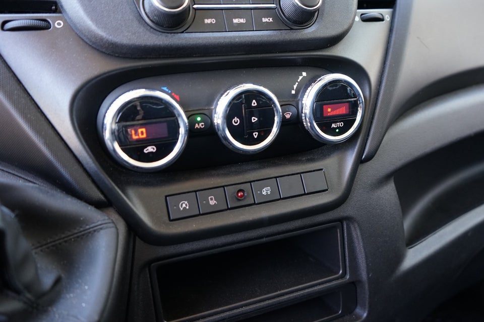 Iveco Daily 2,3 35S14 Alukasse m/lift