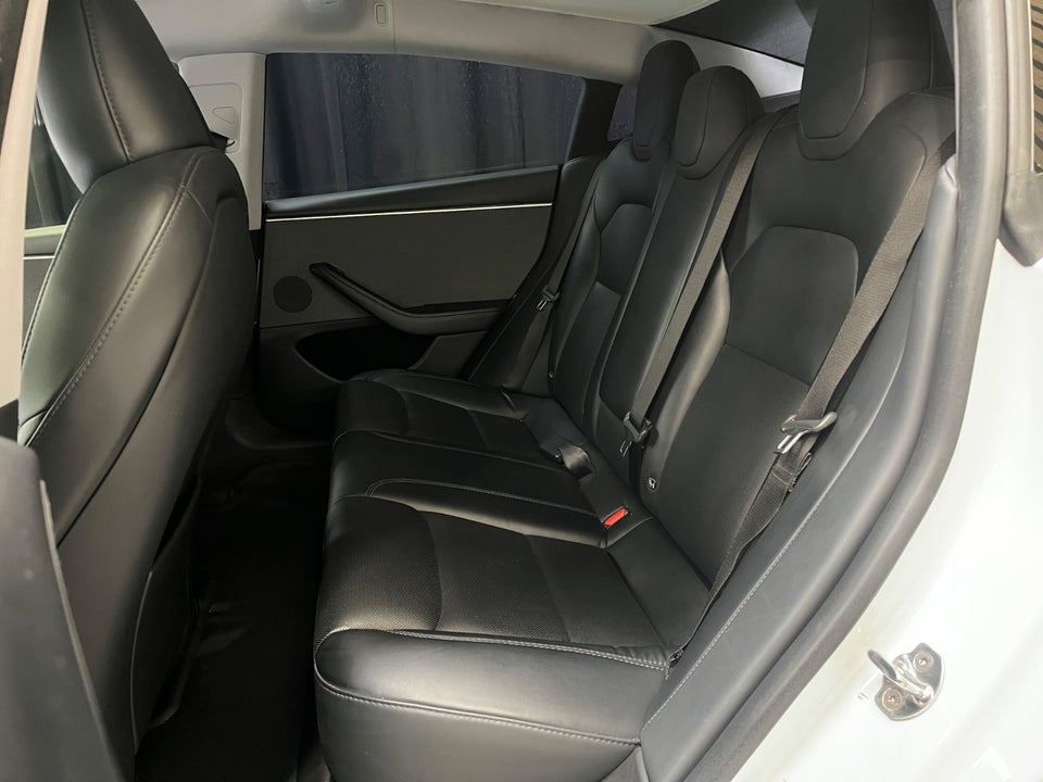 Tesla Model 3 RWD 4d