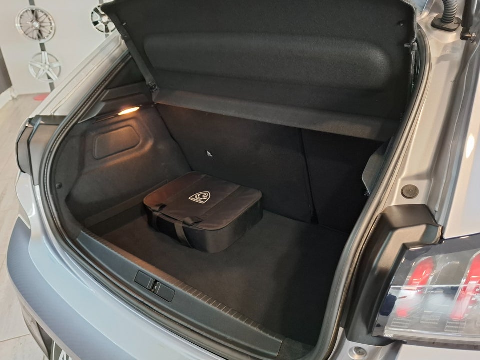 Peugeot e-208 50 GT 5d
