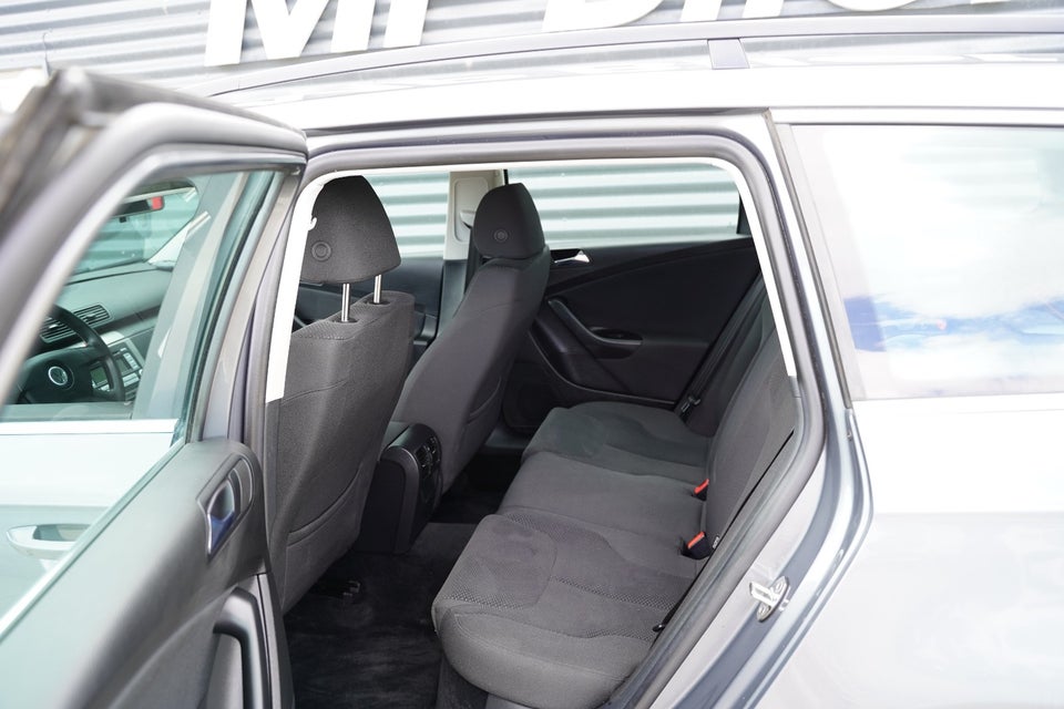 VW Passat 1,6 FSi Comfortline Variant 5d