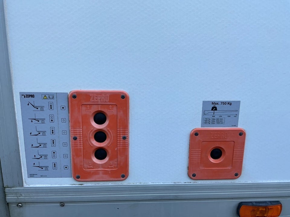 Mercedes Sprinter 317 2,0 CDi A3 Alukasse m/lift aut. RWD 2d