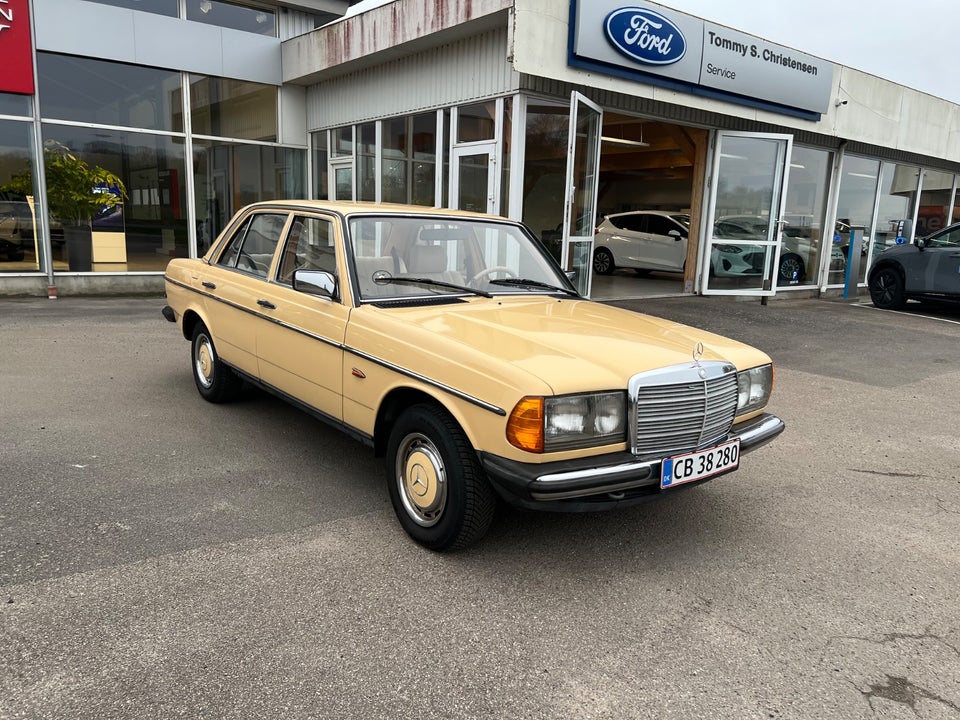 Mercedes 200 2,0  4d