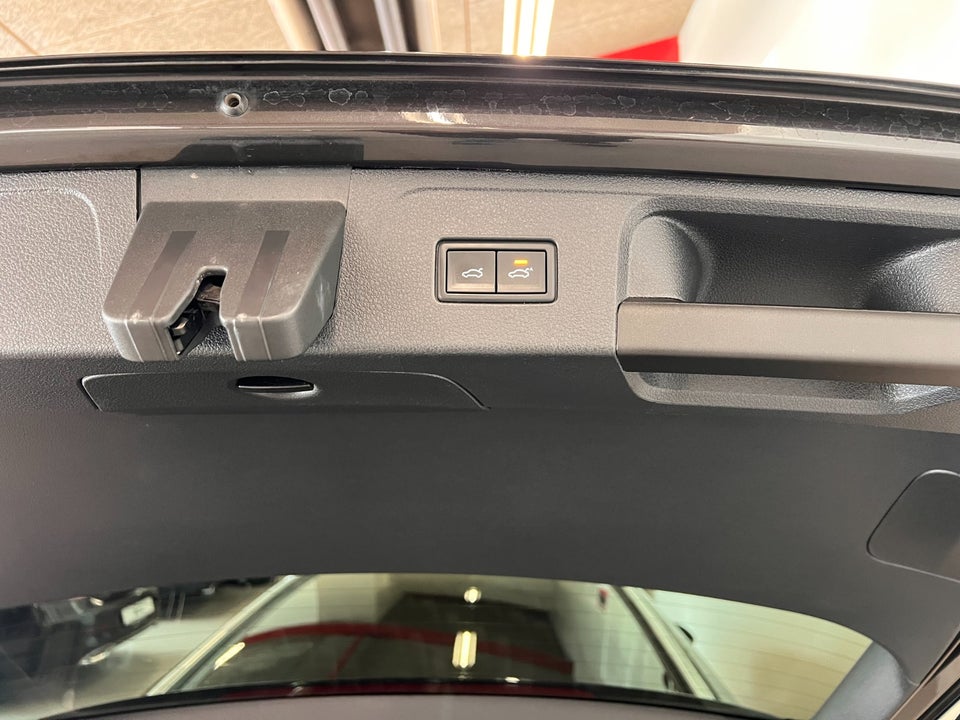 VW Passat 2,0 TDi 150 Elegance+ Variant DSG 5d