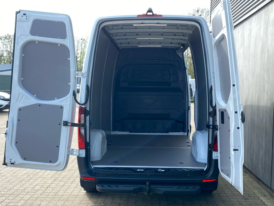 Mercedes Sprinter 215 2,0 CDi A2 Kassevogn aut. FWD