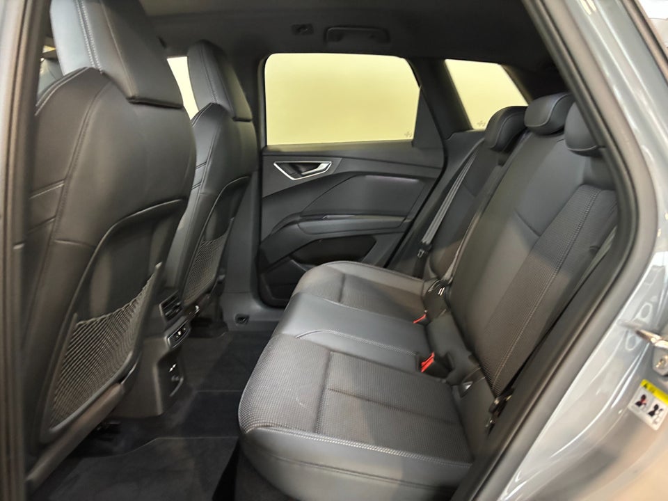 Audi Q4 e-tron 40 S-line 5d