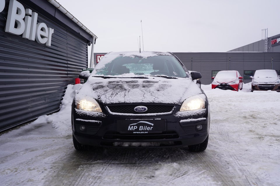 Ford Focus 1,6 Ambiente 100 stc. 5d