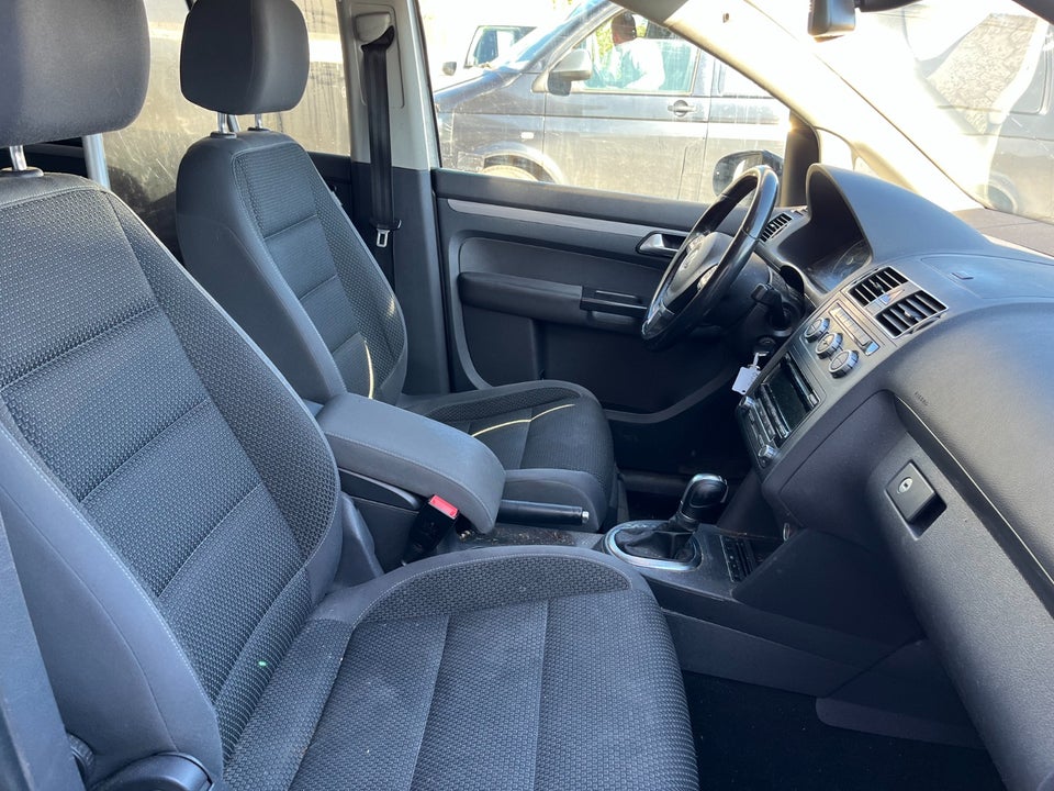 VW Touran 1,6 TDi 105 Comfortline DSG BM Van 5d