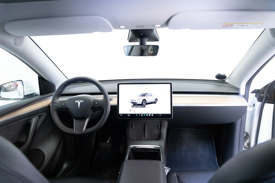 Tesla Model Y Long Range AWD 5d