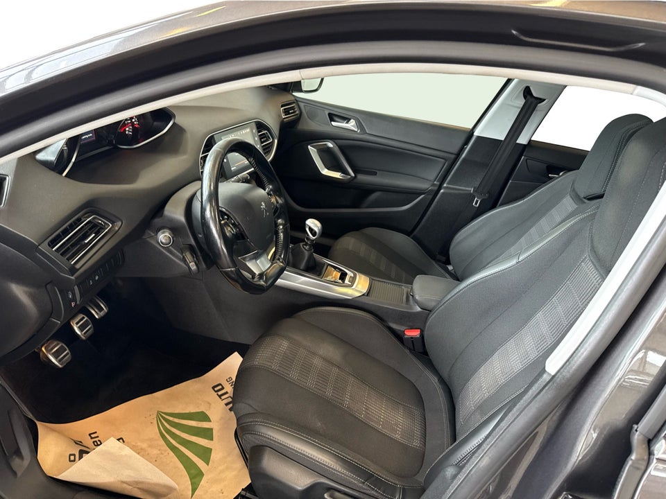 Peugeot 308 1,6 BlueHDi 120 Allure Sky SW 5d