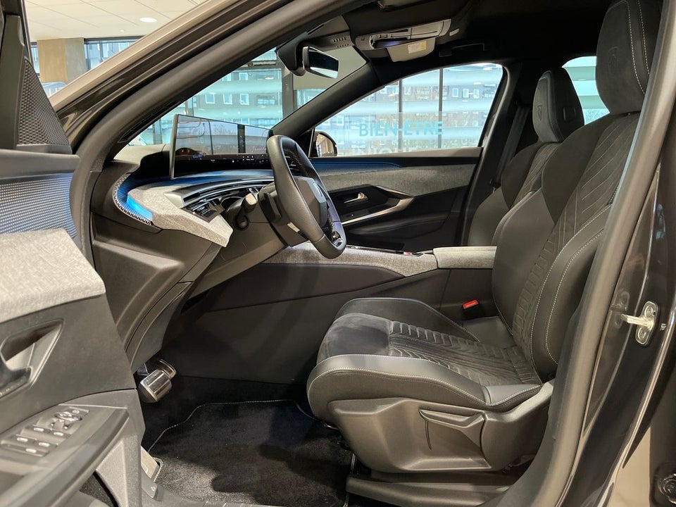 Peugeot e-3008 77 GT Pack 5d