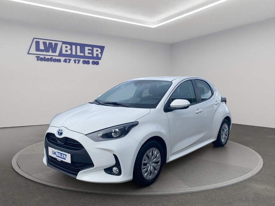Toyota Yaris 1,5 Hybrid Essential e-CVT 5d