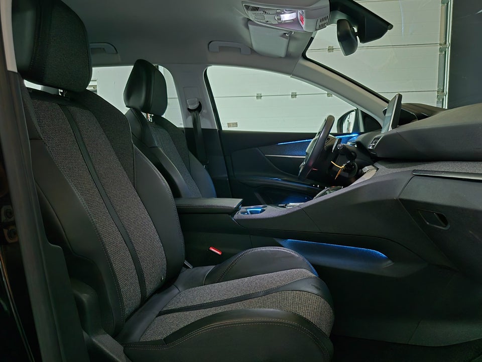 Peugeot 3008 1,2 e-THP 130 Allure EAT6 5d