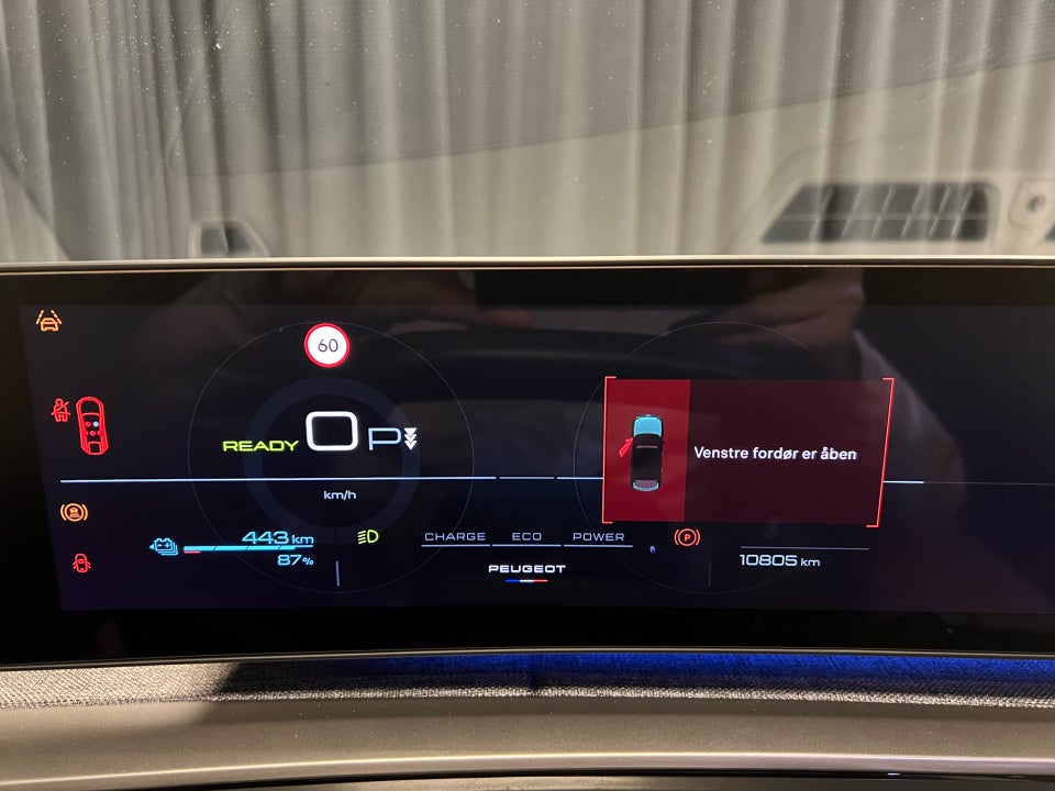 Peugeot e-3008 77 GT 5d