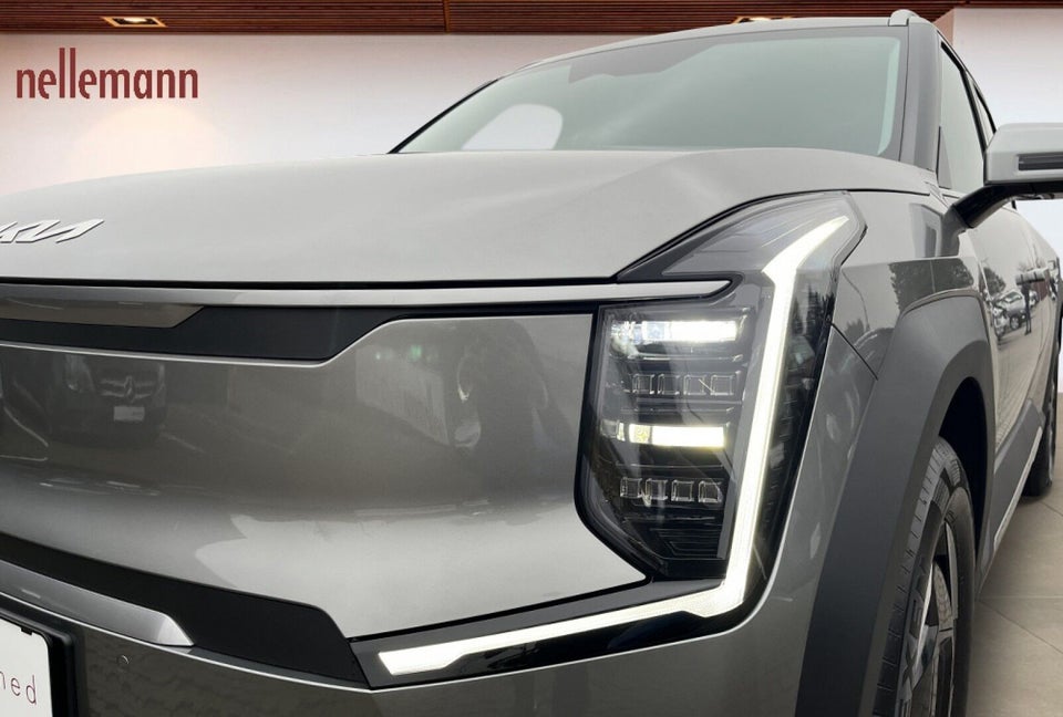 Kia EV9 76 Standard Range Upgrade RWD 7prs 5d