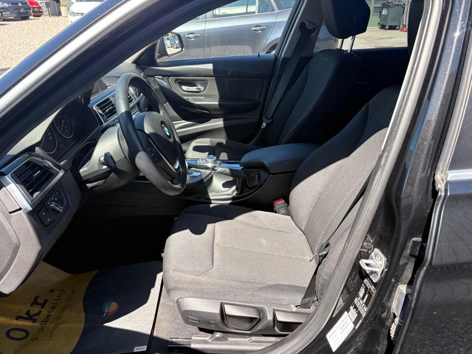 BMW 320i 2,0 Touring aut. 5d