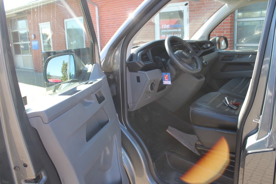 VW Transporter 2,0 TDi 110 Kassevogn lang