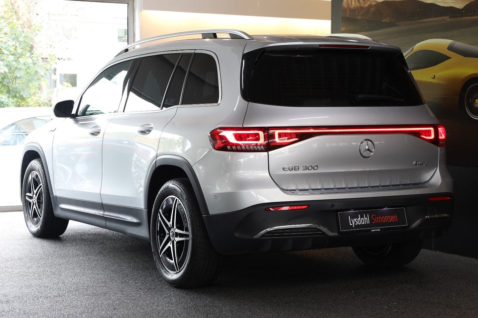 Mercedes EQB300 AMG Line 4Matic 5d