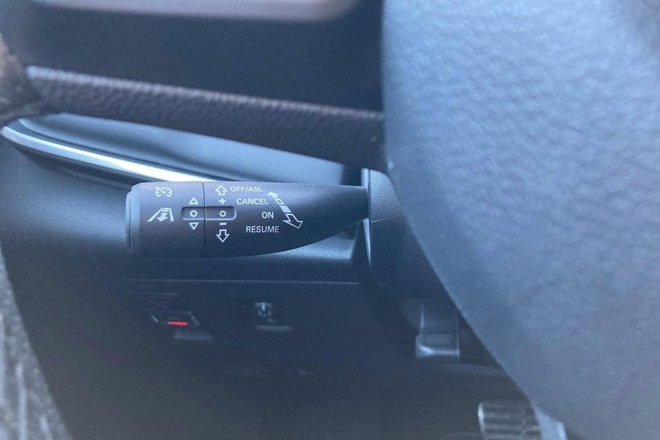 MG Marvel R Luxury 5d