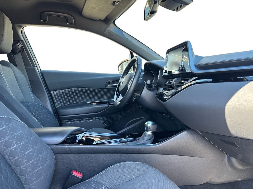 Toyota C-HR 2,0 Hybrid C-LUB Smart CVT 5d